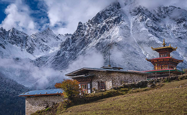 Laya Gasa Trek